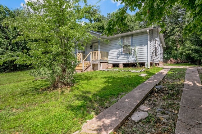 1015 Avenue J in Huntsville, TX - Building Photo - Building Photo