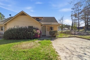 907 Ash St Ext in Springfield, GA - Building Photo