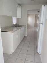 2440 Alamanda Ave in Deltona, FL - Building Photo - Building Photo
