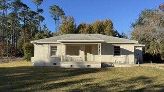 106 48th St in Gulfport, MS - Building Photo