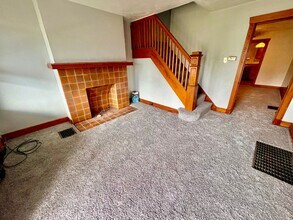 927 Clarissa St in Pittsburgh, PA - Building Photo - Building Photo