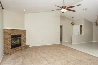 2479 Wood Oak Dr in Sarasota, FL - Foto de edificio - Building Photo