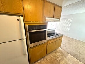 609 Kirk Ave in Ventura, CA - Building Photo - Building Photo