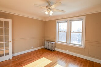 2242 W Farwell Ave in Chicago, IL - Building Photo - Building Photo