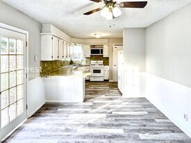 1756 S Pine Ave in Broken Arrow, OK - Building Photo