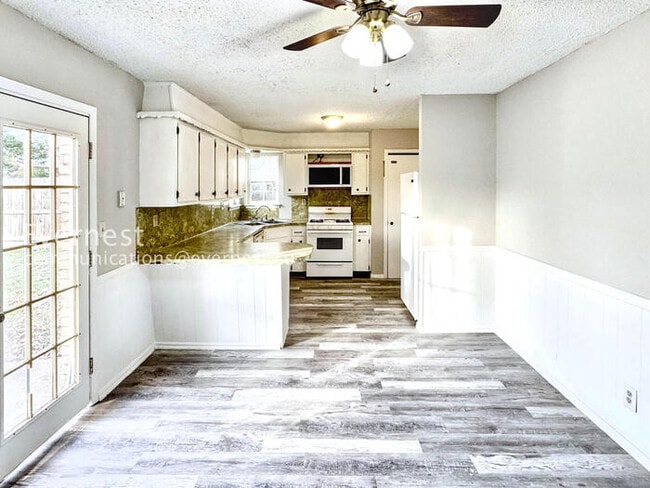 1756 S Pine Ave in Broken Arrow, OK - Building Photo - Building Photo