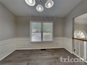 5731 Newnan Cir in Austell, GA - Building Photo - Building Photo