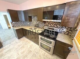 805 Lindley Ave in Philadelphia, PA - Building Photo