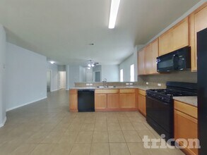 2122 Hackberry Bank Ln in Rosenberg, TX - Building Photo - Building Photo