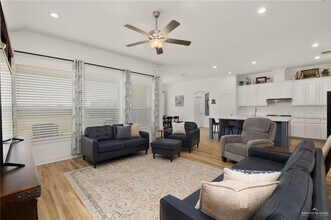 27 Aqualina Wy in McAllen, TX - Building Photo - Building Photo