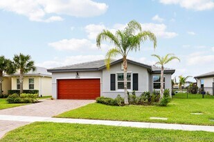 8292 NW Greenbank Cir in Port St. Lucie, FL - Building Photo