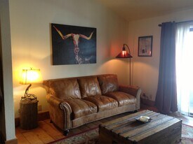 355 W Deloney Ave in Jackson, WY - Building Photo