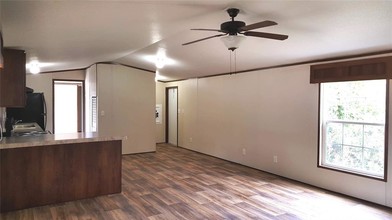 108 Young St in Willis, TX - Building Photo - Building Photo