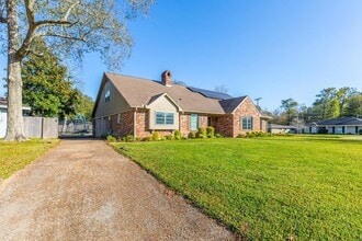 4910 Gladys Ave in Beaumont, TX - Building Photo - Building Photo
