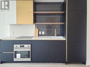 1285 Queen St E in Toronto, ON - Building Photo - Building Photo