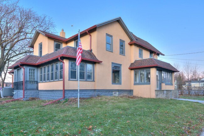 434 West Park Ave, Unit 434 in Waukesha, WI - Building Photo - Building Photo