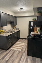 Colby Apartments in Waterloo, IA - Building Photo - Building Photo