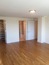 125 E Broadway-Unit -605 in Long Beach, NY - Building Photo - Building Photo