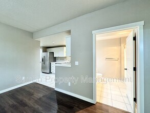 616 NE Adwick Dr in Beaverton, OR - Building Photo - Building Photo