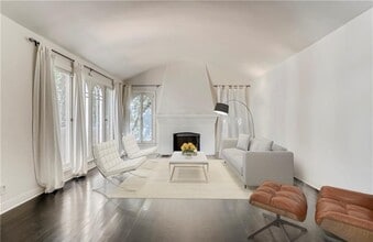 4277 Kraft Ave in Studio City, CA - Foto de edificio - Building Photo