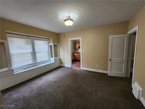 1306 E 134th St in East Cleveland, OH - Building Photo - Building Photo