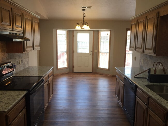 653 Walnut Ridge St in Centerton, AR - Building Photo - Building Photo