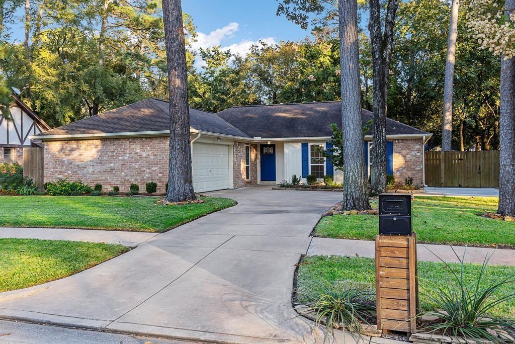 15106 Forest Lodge Dr in Houston, TX - Building Photo