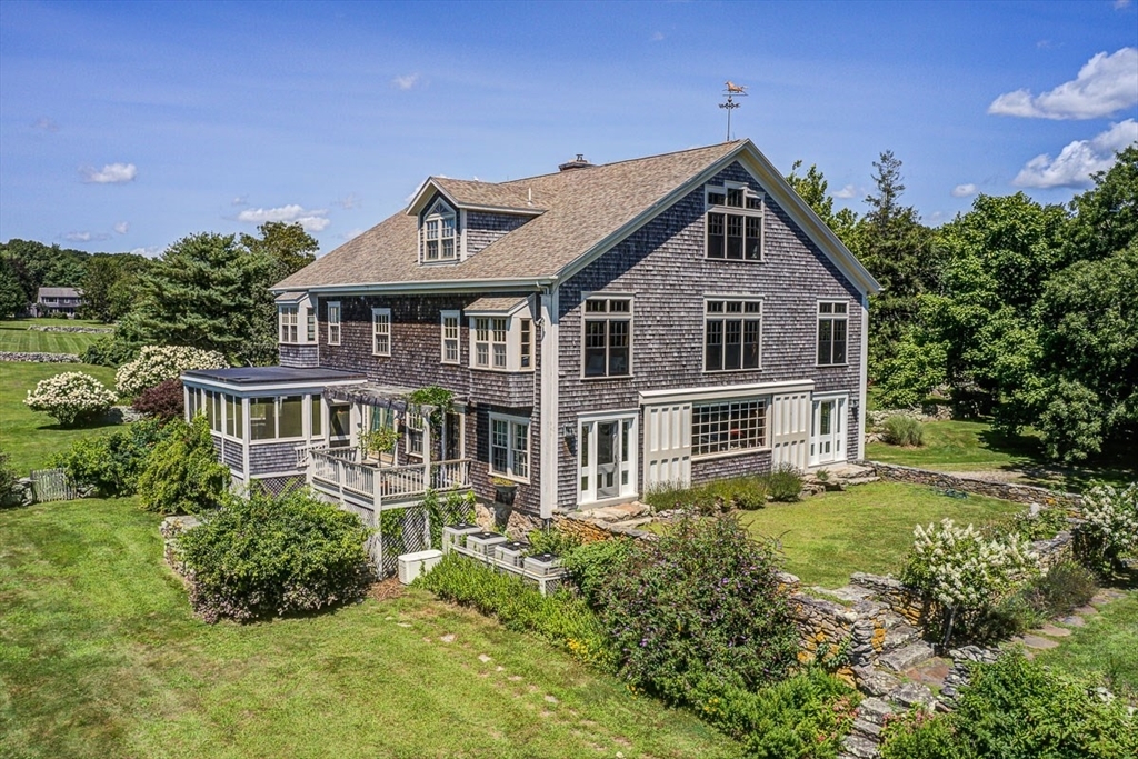 73 Brayton Point Rd in Westport, MA - Building Photo