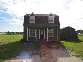 4647 Bonnie Brae St in Argyle, TX - Building Photo