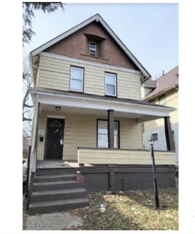 property at 1246 E 113th St