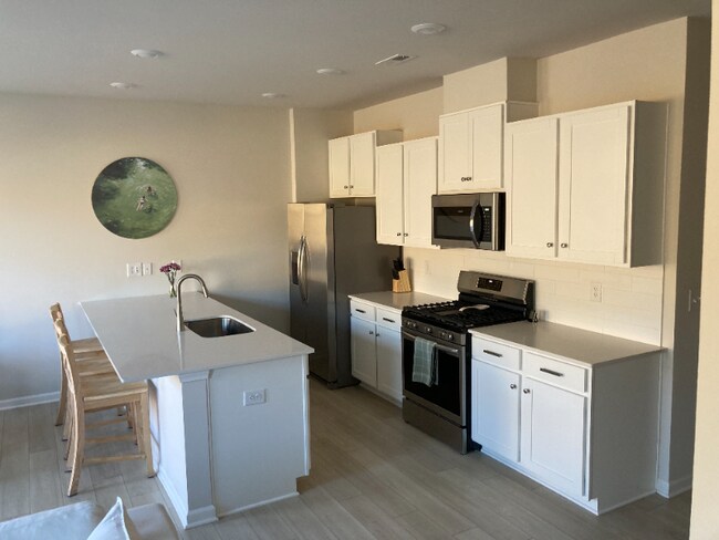 12 Twiggs Ln in Taylors, SC - Building Photo - Building Photo