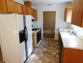 4111 Astoria St in Sacramento, CA - Building Photo - Building Photo
