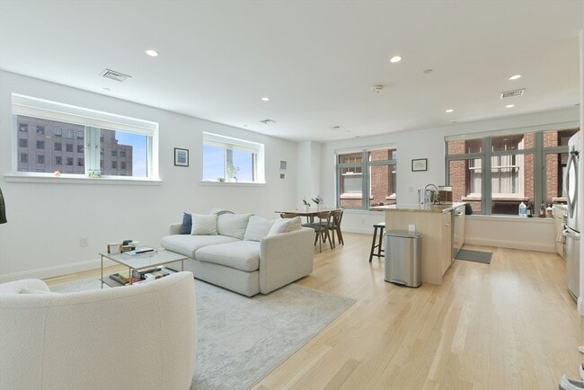 property at 425 Boylston St