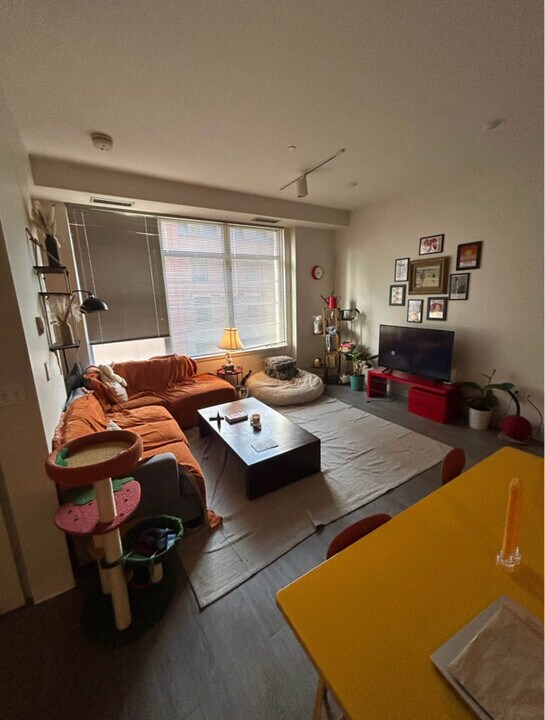160 E Berkeley St in Boston, MA - Building Photo