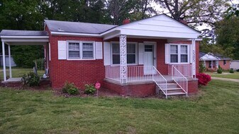 5505 Hilltop Rd in Fuquay Varina, NC - Building Photo