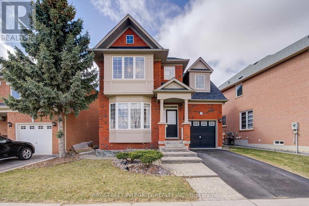 50 Dogwood St in Markham, ON - Building Photo