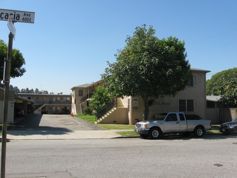 438 E Acacia Ave in Glendale, CA - Foto de edificio