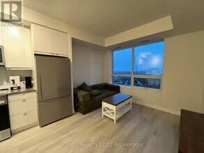 3270 Sheppard Ave E in Toronto, ON - Building Photo - Building Photo