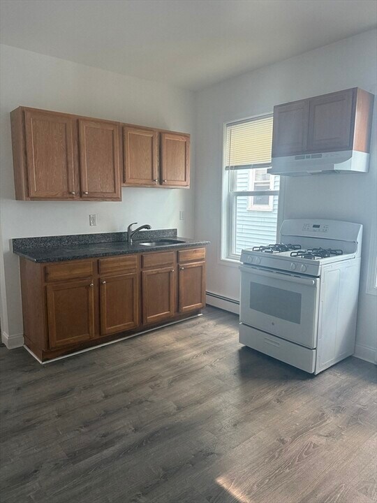 40 Hilda St, Unit 2 in Quincy, MA - Building Photo
