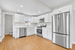 320 Market St in Gloucester City, NJ - Building Photo