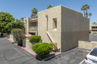 El Chaparral in Scottsdale, AZ - Building Photo - Building Photo