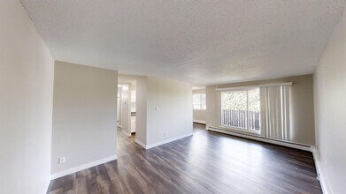 10105-10107 107 Ave in Grande Prairie, AB - Building Photo - Building Photo