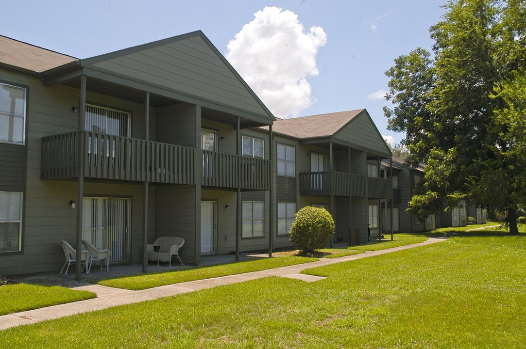 River Road Apartments in St. Rose, LA - Building Photo