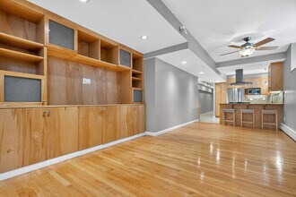 55 Thatcher St, Unit Unit A in Brookline, MA - Building Photo - Building Photo