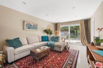 3194 Rossini Pl in Topanga, CA - Building Photo - Building Photo