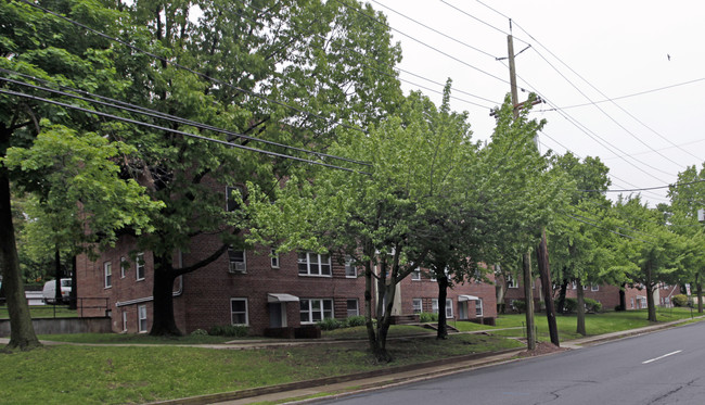 Park Engle Apartments in Englewood, NJ - Building Photo - Building Photo