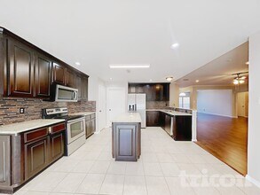 5004 Saddlehorn Dr in Arlington, TX - Foto de edificio - Building Photo