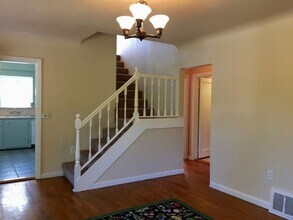 1560 NE Tagholm Rd in Poulsbo, WA - Building Photo - Building Photo