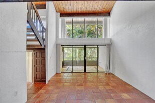 19208 NE 25th Ave in Miami, FL - Building Photo
