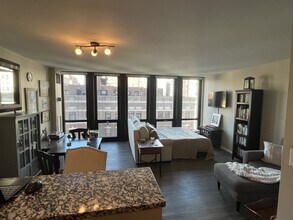 1 E Scott St in Chicago, IL - Building Photo - Building Photo